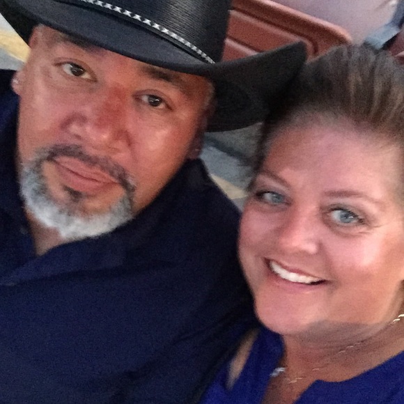 Meet your Posher, Lisa - Picture 1 of 1